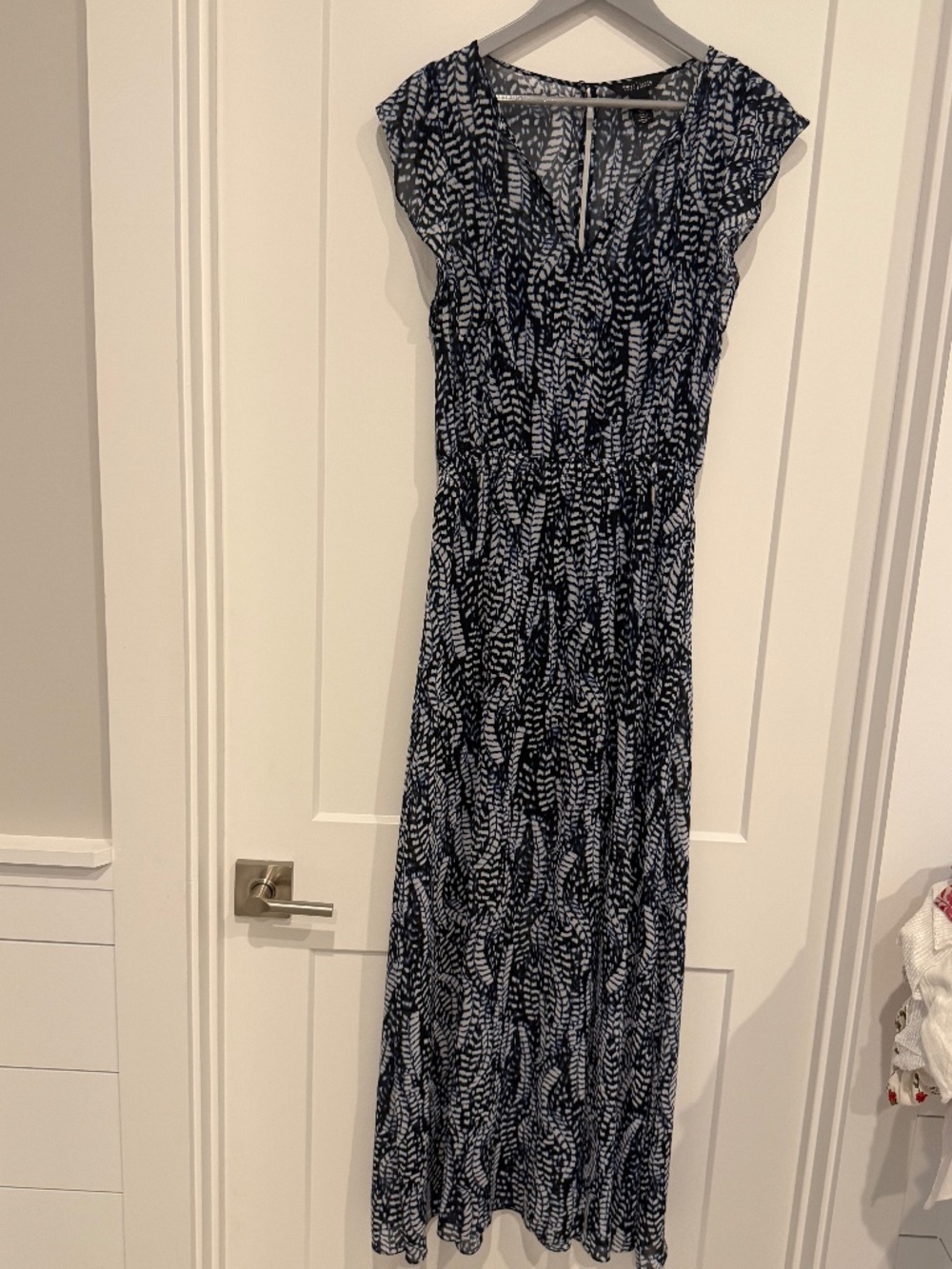 White House Black Market Navy Blue Long Dress Maxi Sleeveless V-Neck Small